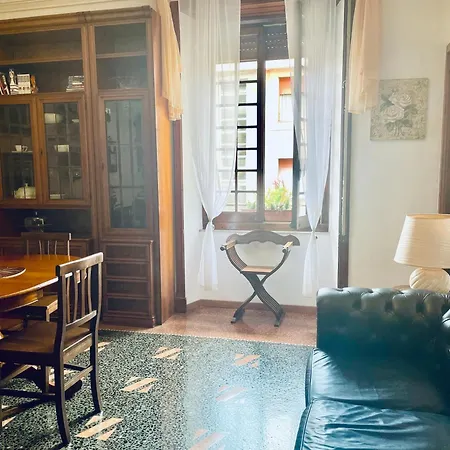 Porto Di Colombo - Vicino E Citta جنوة
