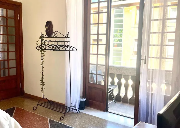 Porto Di Colombo - Vicino E Citta